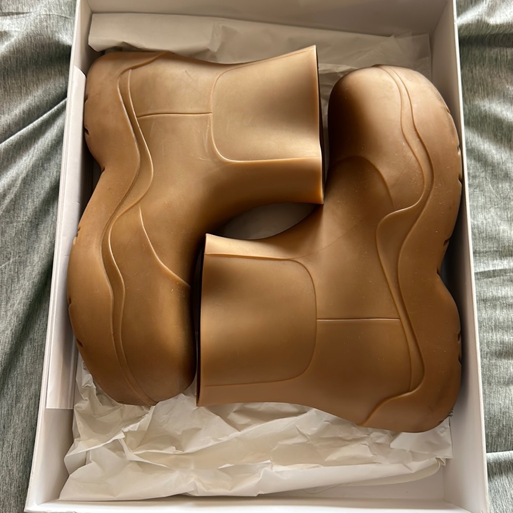 Bottega Puddle Boots